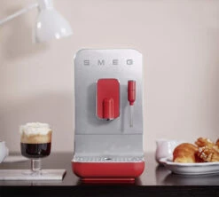 SMEG Buse Vapeur Rouge BCC02RDMEU -Café Soldes Boutique 5 machine a cafe smeg rouge buse vapeur