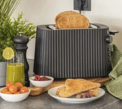 Grille-pain électrique - 2 Fentes - Noir Plissé- Alessi -Café Soldes Boutique alessi grille pain plisse noir lifestyle