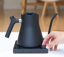 Bouilloire Stagg EKG Noir 90 Cl Col De Cygne - FELLOW -Café Soldes Boutique bouilelec noir