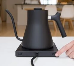 Bouilloire Stagg EKG Noir 90 Cl Col De Cygne - FELLOW -Café Soldes Boutique bouilelec noir2