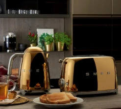 Bouilloire SMEG KLF03GOEU Or - 1.7L + Offre Cadeau -Café Soldes Boutique bouilloire et gp smeg or