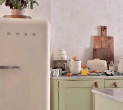 Set Petit-Déjeuner (Toaster - Cafetière Filtre - Presse Agrumes - Bouilloire) Crème - SMEG -Café Soldes Boutique c 1