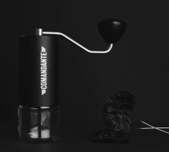 Moulin à Café COMANDANTE C40 MK4 Nitro Blade Black -Café Soldes Boutique comandante c40 black 3