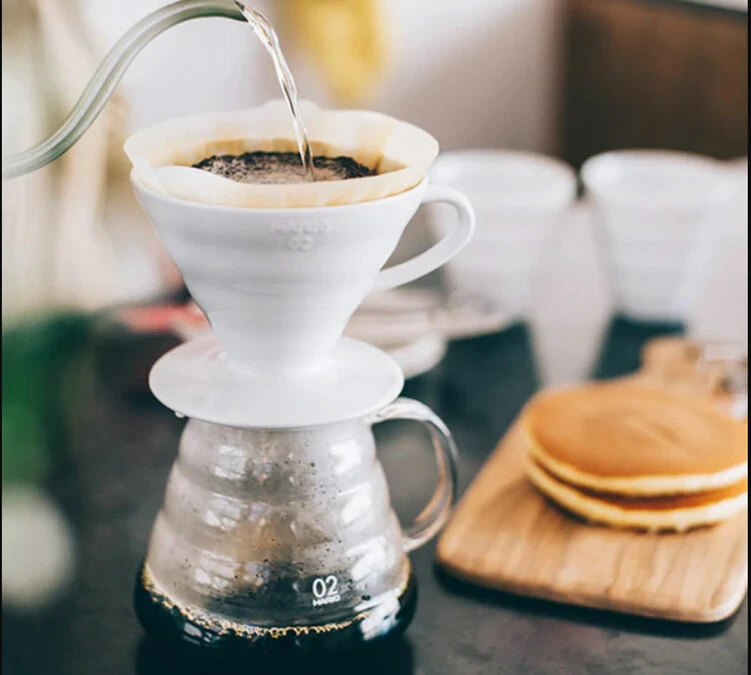 Carafe HARIO 2-5 Tasses En Verre Avec Support Pour V60 4 Carafe HARIO 2-5 Tasses En Verre Avec Support Pour V60 – Image 2