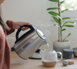 Bouilloire Kottea KT102 Température Réglable Inox 1.7L + 2 Verres Mila 25 Cl 13 Bouilloire Kottea KT102 Température Réglable Inox 1.7L + 2 Verres Mila 25 Cl -Café Soldes Boutique kottea kt102 2