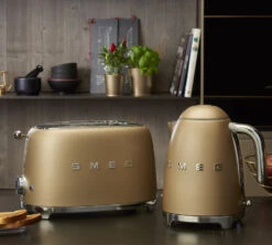 Bouilloire SMEG KLF03CHMEU Or Mat - 1.7L + Offre Cadeau -Café Soldes Boutique or mat smeg