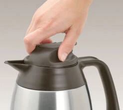 Carafe Hermétique THV Acier Inoxydable 1L - THERMOS 9 Carafe Hermétique THV Acier Inoxydable 1L - THERMOS -Café Soldes Boutique pichet thermos2 1