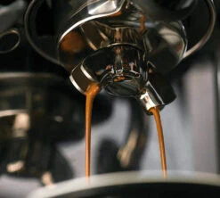 Machine Expresso SAGE The Barista Touch SES880BTR4EEU1 Black Truffle 13 Machine Expresso SAGE The Barista Touch SES880BTR4EEU1 Black Truffle -Café Soldes Boutique sage baristatouch coffee