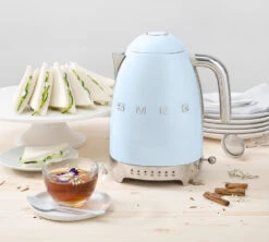Bouilloire SMEG KLF04PBEU Bleu Azur - Température Réglable + Offre Cadeau -Café Soldes Boutique smeg ba 2