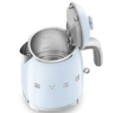 Mini Bouilloire SMEG KLF05PBEU - Bleu Azur 0,8 L + Offre Cadeau -Café Soldes Boutique smeg minib bleu9