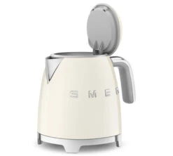 Mini Bouilloire SMEG - Crème - KLF05CREU 0,8 L + Offre Cadeau 18 Mini Bouilloire SMEG - Crème - KLF05CREU 0,8 L + Offre Cadeau -Café Soldes Boutique smeg minib creme5