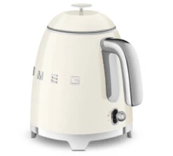 Mini Bouilloire SMEG - Crème - KLF05CREU 0,8 L + Offre Cadeau 15 Mini Bouilloire SMEG - Crème - KLF05CREU 0,8 L + Offre Cadeau -Café Soldes Boutique smeg minib creme 8